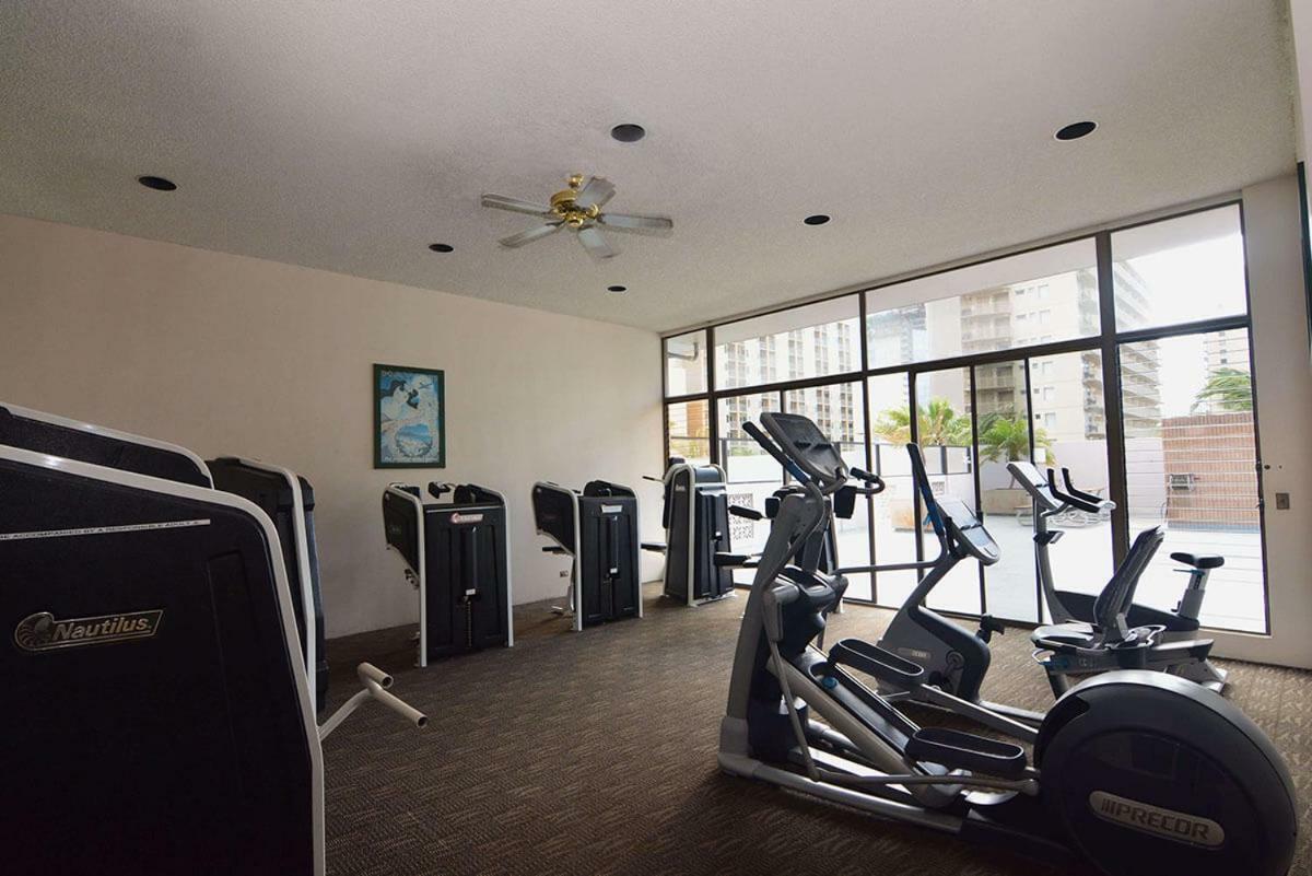 Heart Of Waikiki,1Bdrm,Free Parking, Wifi,No Resort Fees,Youtube,Netflix ! Honolulu Exterior photo